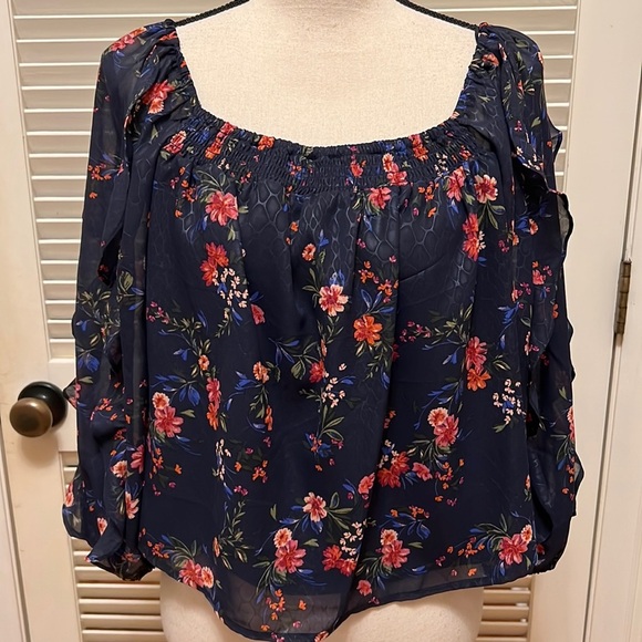 28. Love & Piece Boho Cropped Top in Floral - Picture 1 of 10